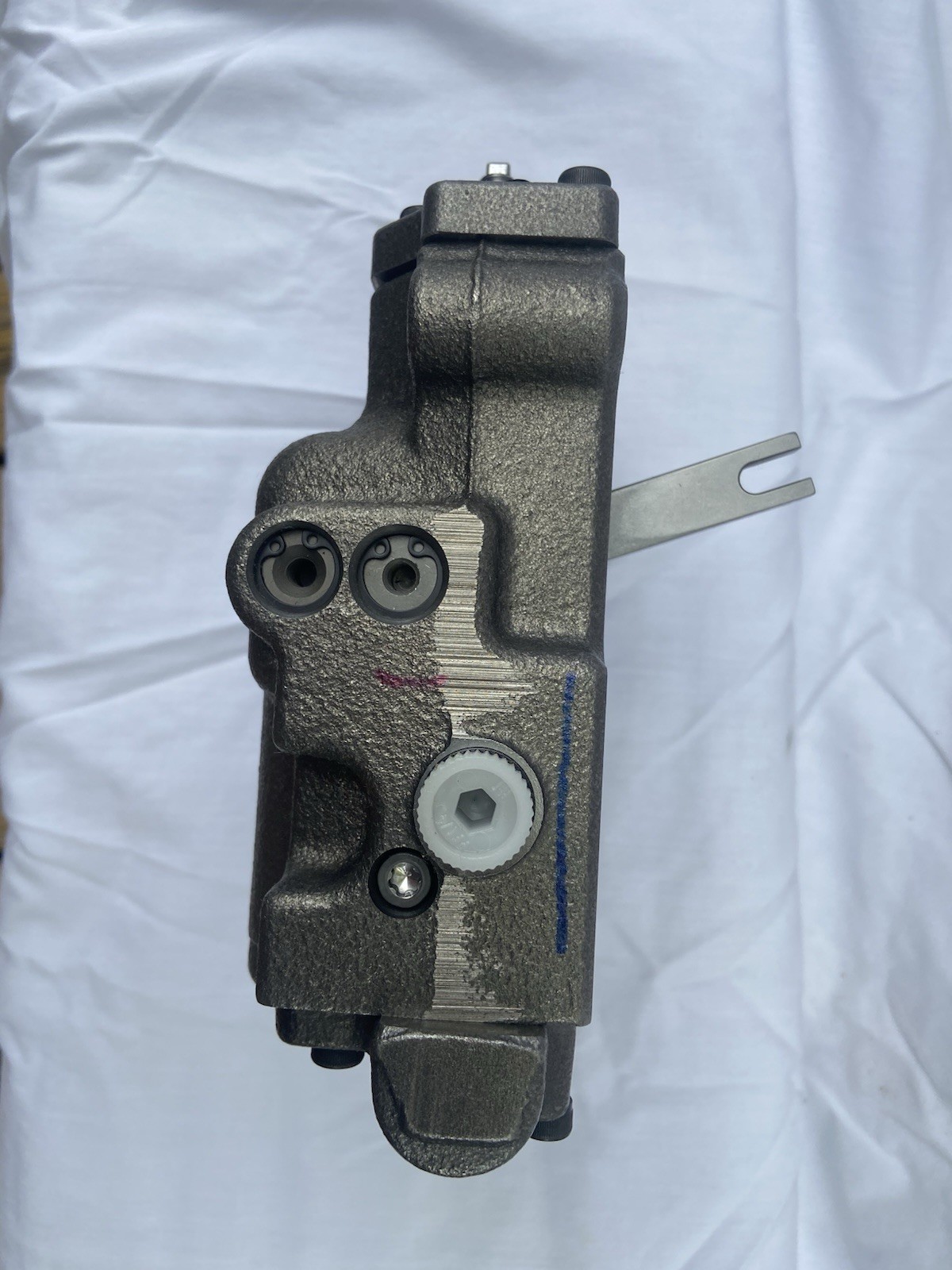 Kawasaki K3V180DTP Hydraulic Pump Regulator with Hardware New