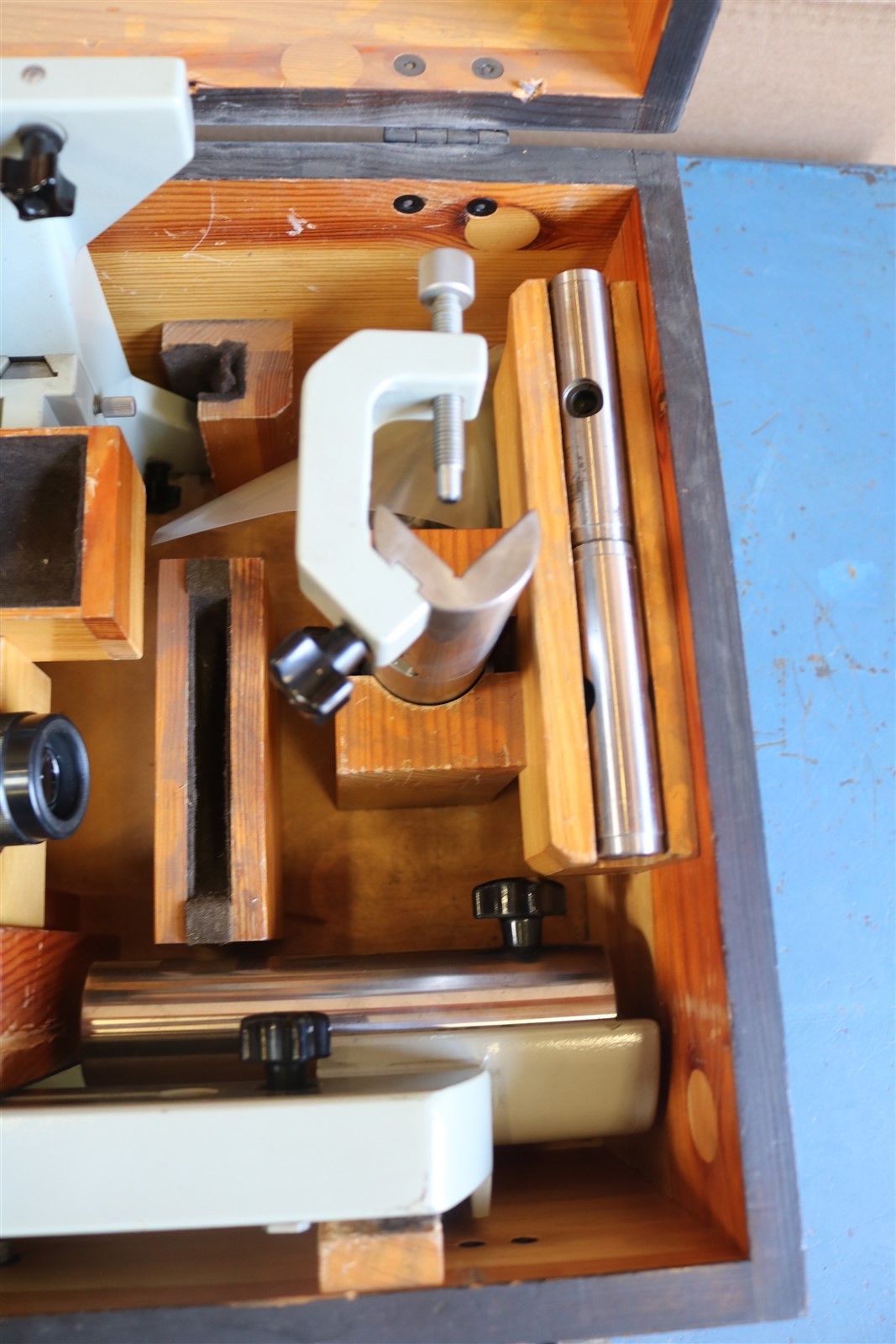 Carl Zeiss Jena comparator Or Microscope Acessory Kit ? – – – E2999