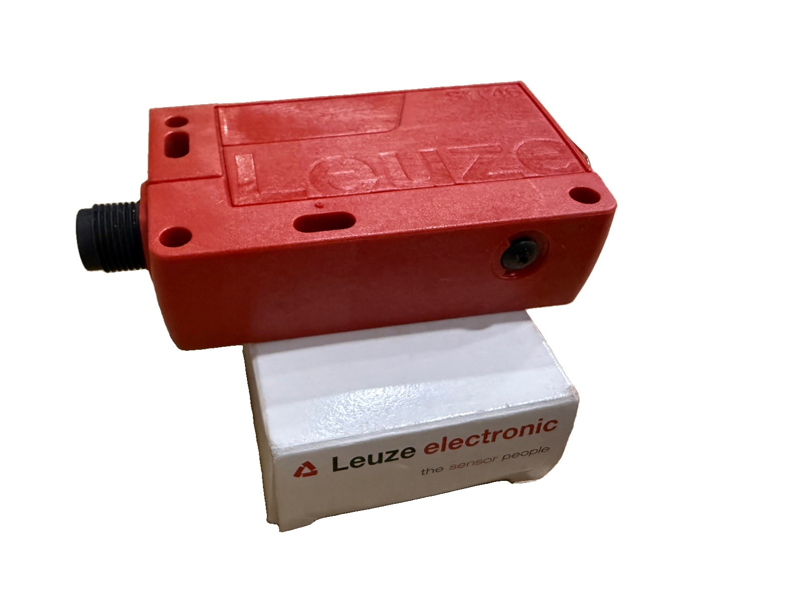 Leuze Photoelectric Sensor – PN 50125752 *US VENDOR*