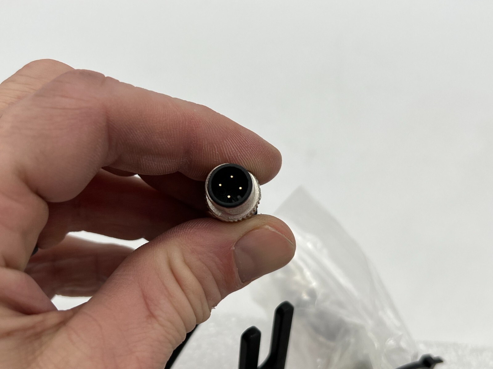 NEW Leuze HT46CI/4P-200-M12 Diffuse Sensor w/ Background Suppression 50129751