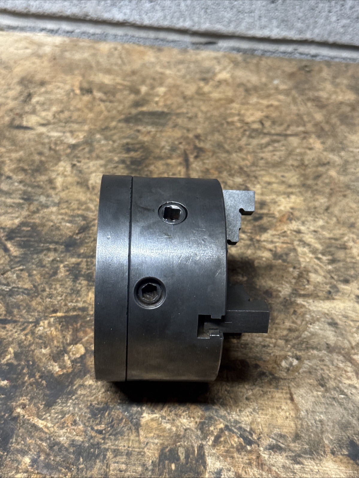 4″ BUCK 3 JAW ADJUST-TRU CHUCK 1 3/4-8 TPI