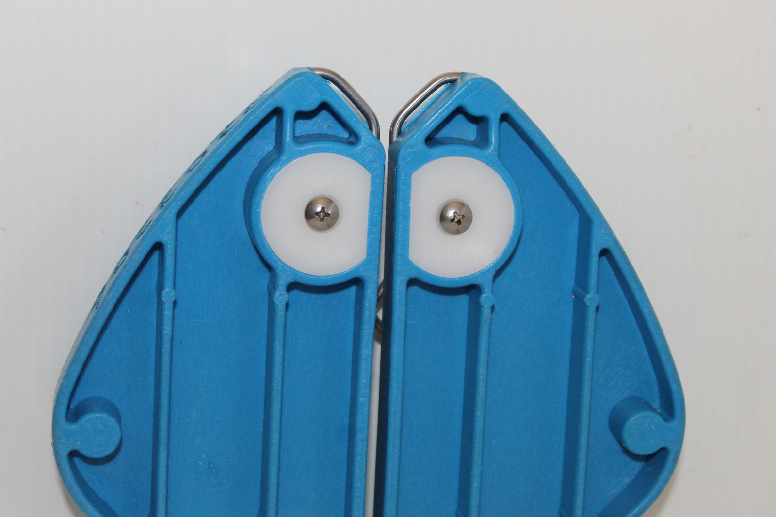 EZ-EDGE II Knife Sharpener Blue Manual Handheld Fishing Hunting EDC