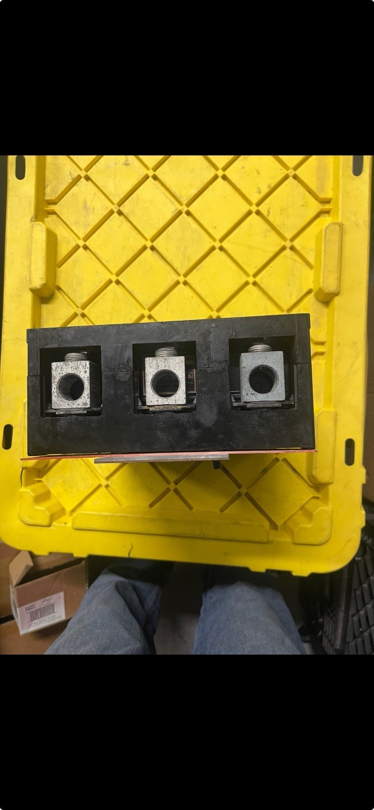 ITE CIRCUIT BREAKER 400A 3 POLE 125-250V #JM3-400, USED