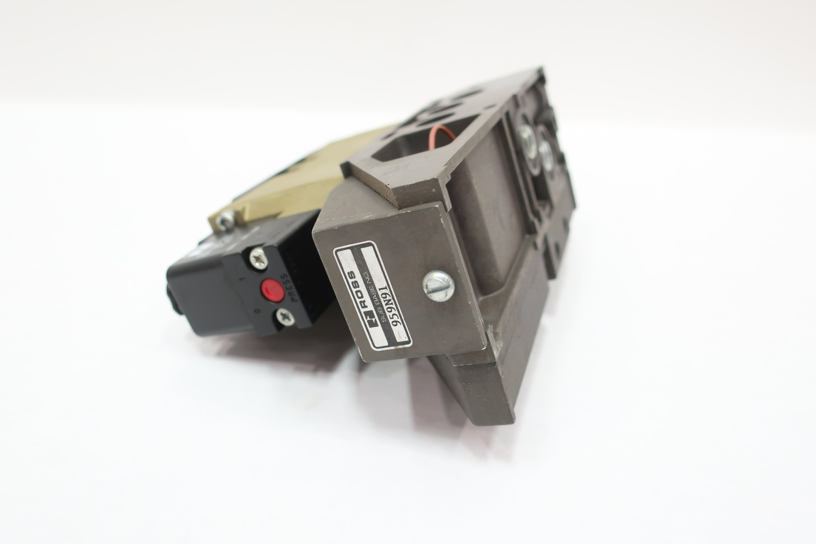 Ross W6577A2407 Pneumatic Solenoid Valve 2-10bar 120v-ac