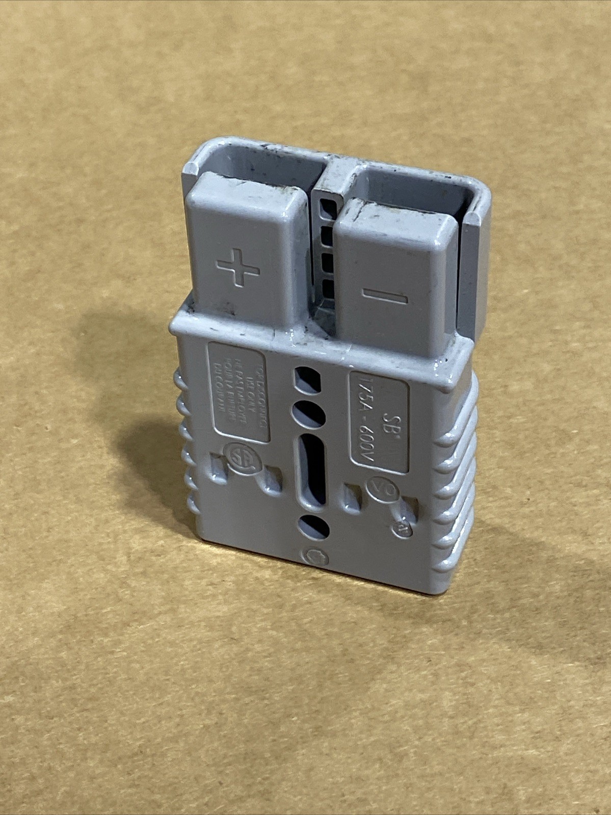 SB175 Anderson Housing, Gray, 175 Amp, 600V, New 1 Piece