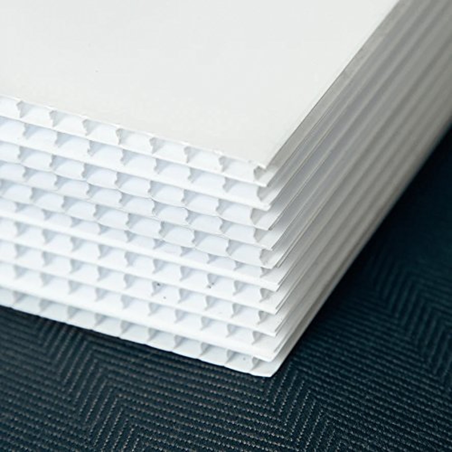 Corrugated Plastic Sheet for Indoor and Outdoor Use – 4 Mm Thick Poster Board…