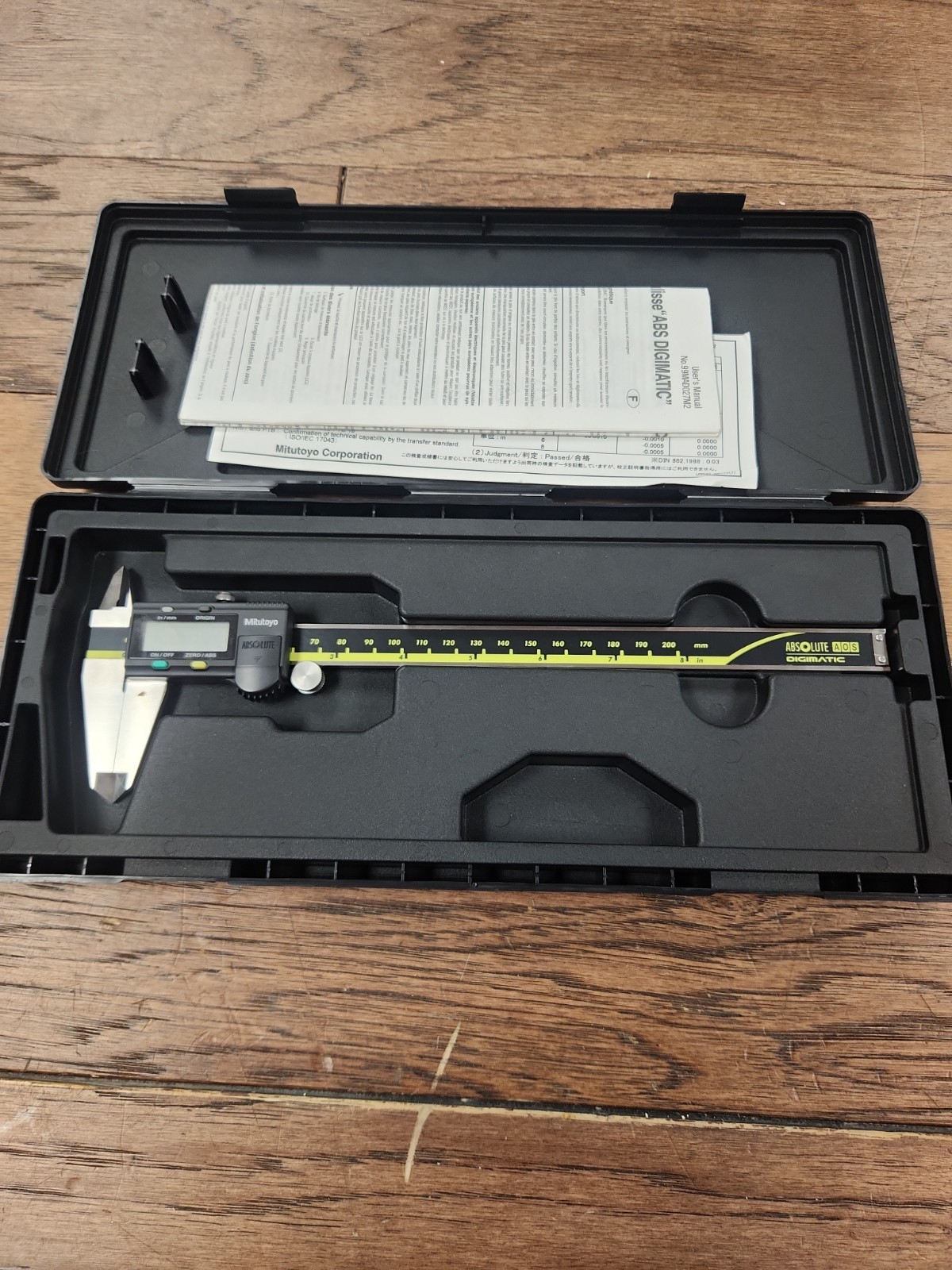 MITUTOYO *MINT!* 8-INCH 500-197-30 DIGITAL CALIPER! COST $482.99 NEW!