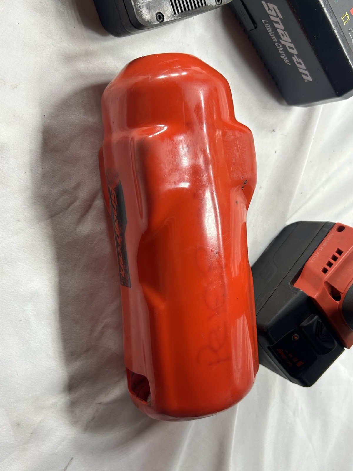 SNAP ON 1/2″ CORDLESS IMPACT WRENCH CT9080 W/BATT, CHARGER, & RUBBER GUARD READ!