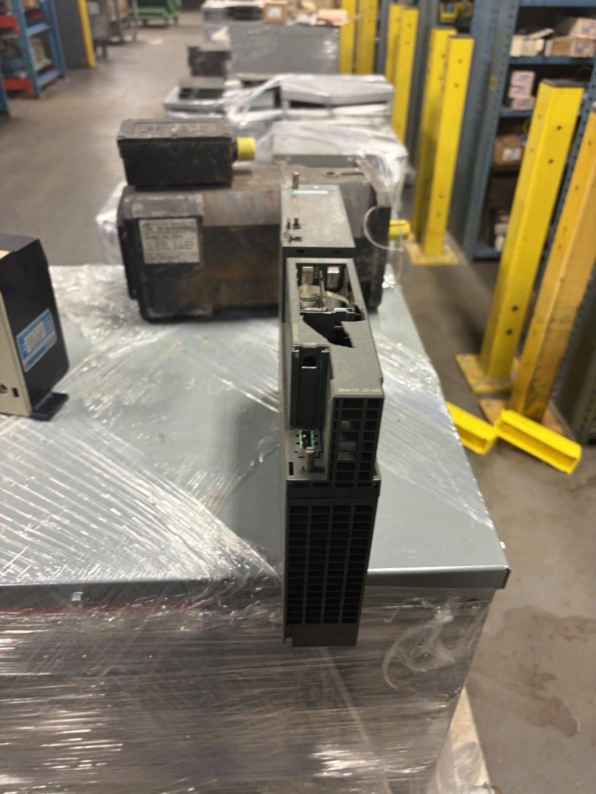 CRACKED Siemens Simatic S7 6ES7 407-0RA02-0AA0 6ES7407-0RA02-0AA0 USED