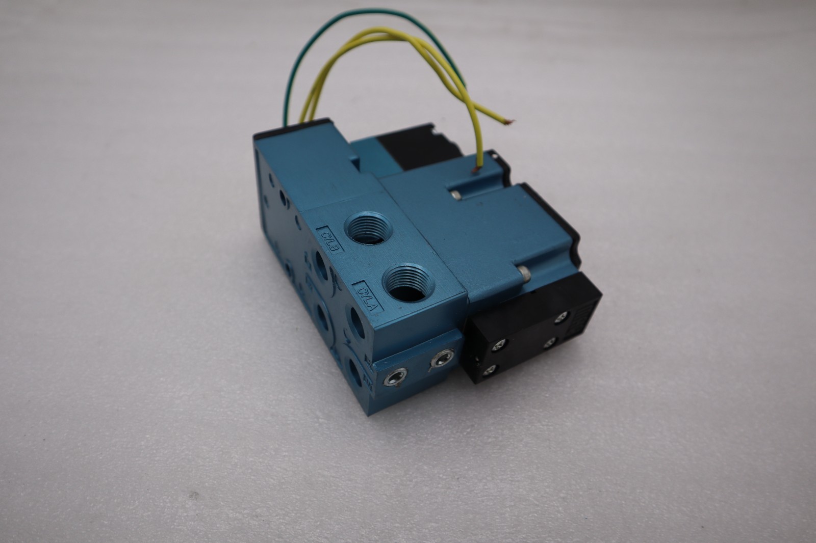 NEW MAC 6211C-211-PM-501DA SOLENOID VALVE 4-WAY SINGLE SOLENOID STOCK H1474