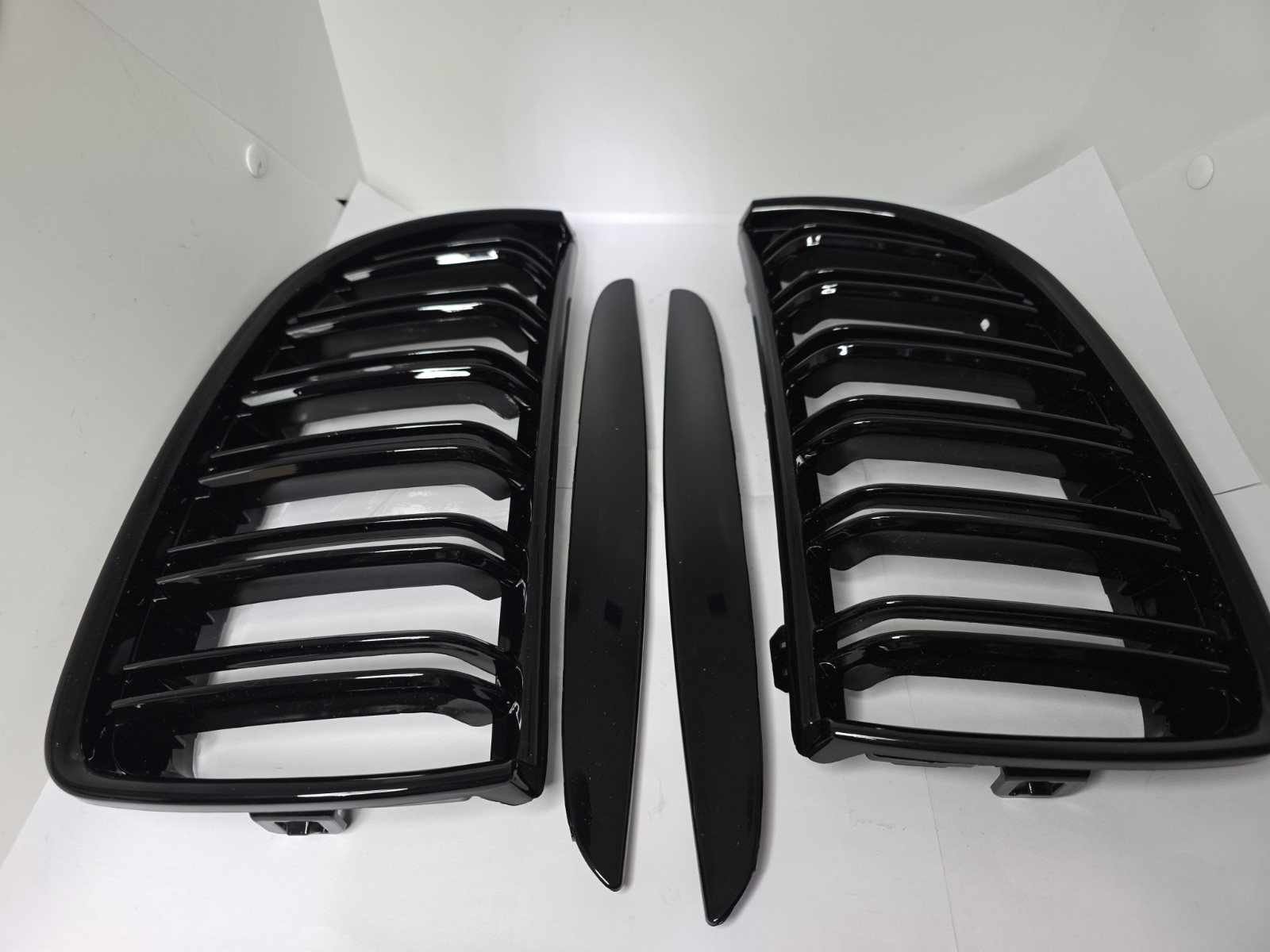 Gloss Black Front Bumper Kidney Grille Grill For BMW E90 E91 325i 335i 2005-2008