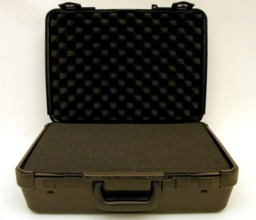 707 – PLATT LUGGAGE – BLOW MOLDED CASE – Exterior Dimensions (L x W x D): 19″ x