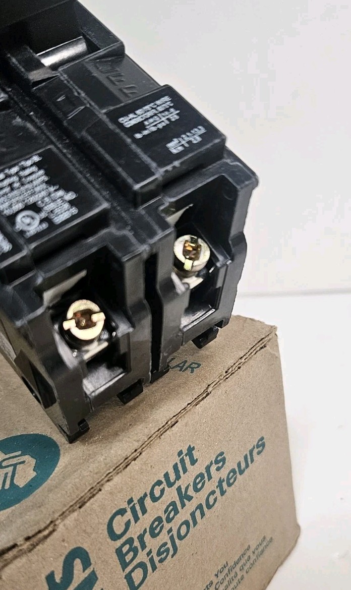 NEW SIEMENS 30 Amp B230 240V 10kA Bolt-On Circuit Breaker 2 Pole
