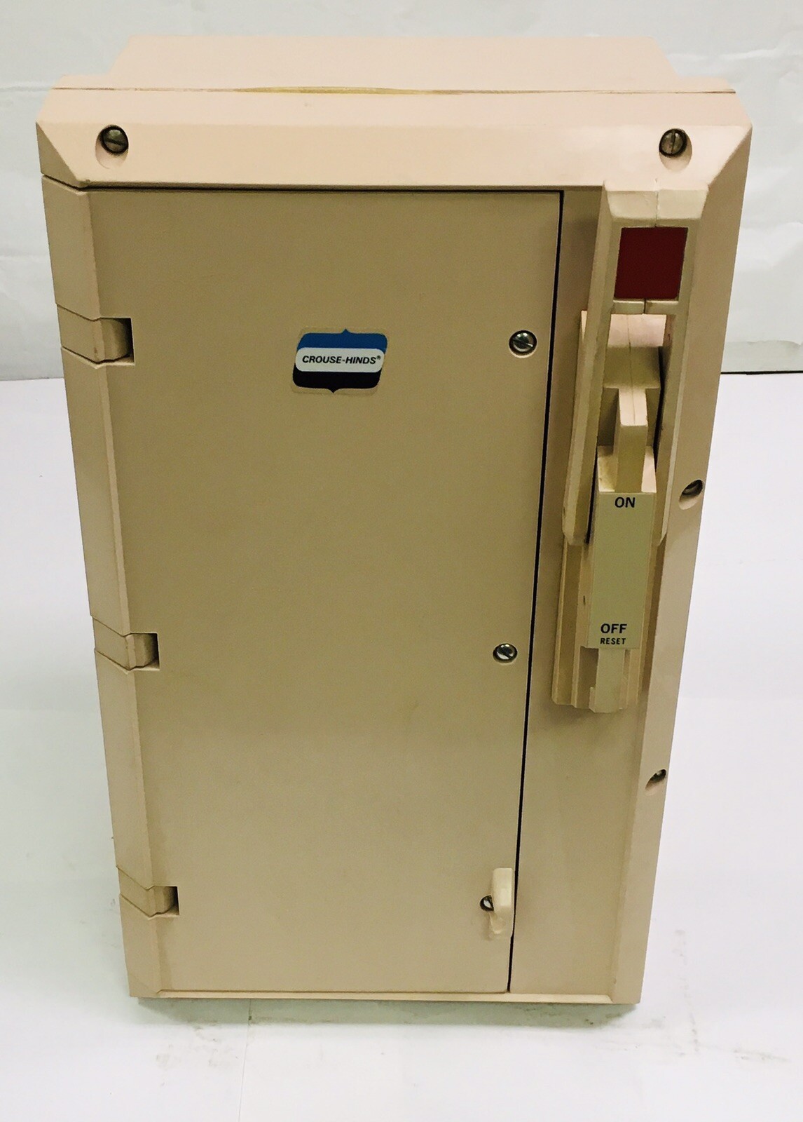 CROUSE HINDS NCB1018F-WT50EB22 50 AMP NCB SERIES CIRCUIT BREAKER ENCLOSURE !NEW!