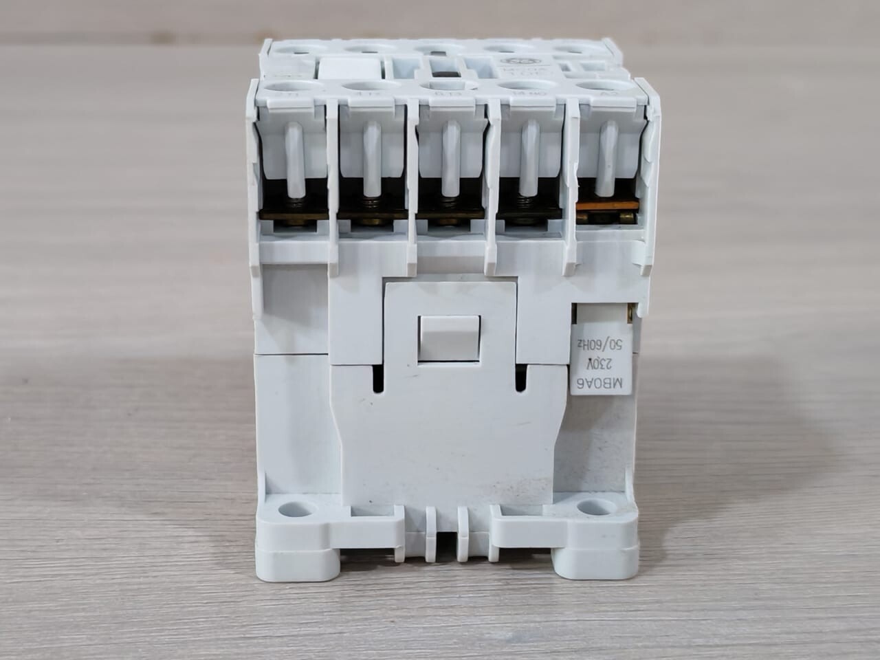 LOT 2 PCS General Electric MC0A310AT6 Contactor 102442