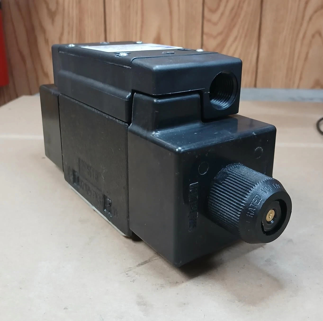Continental Hydraulics VSD05M-24-GB-60L-B Directional Control Valve