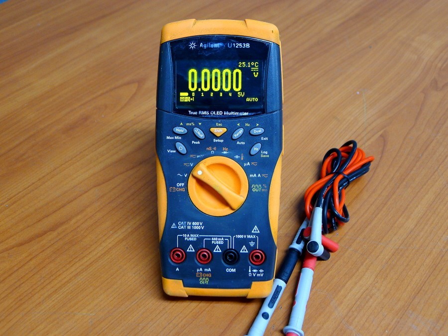Agilent U1253B OLED Handheld Digital Multimeter