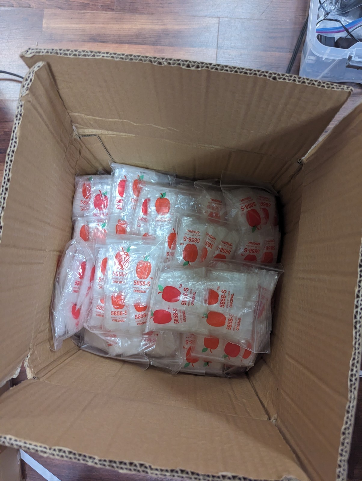 CLEAR Apple Bags Liquidation 1000 bags, 10,000 bags, 50k bags (CHOOSE SIZE)