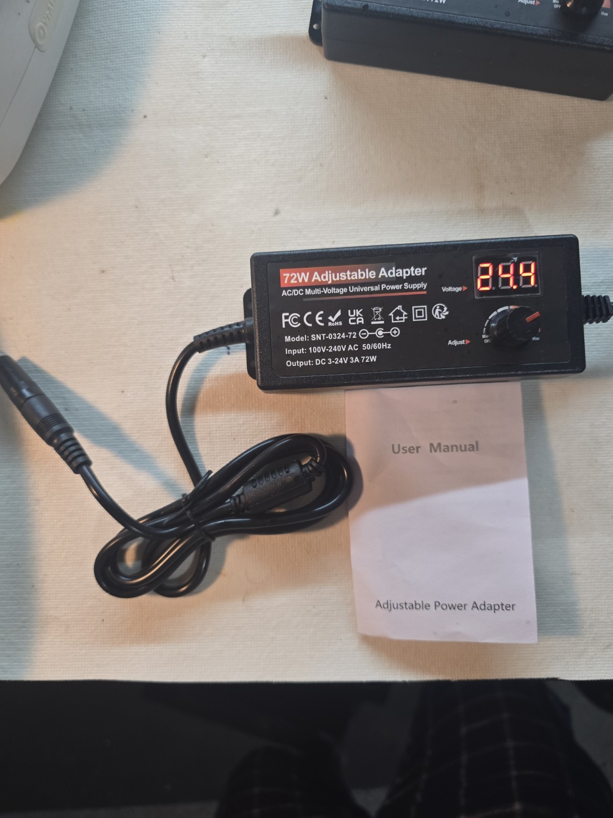 MAXOAK Model K 82500mAh Power Bank (CPAP etc) with LCD and New 24V/3A DC Charger