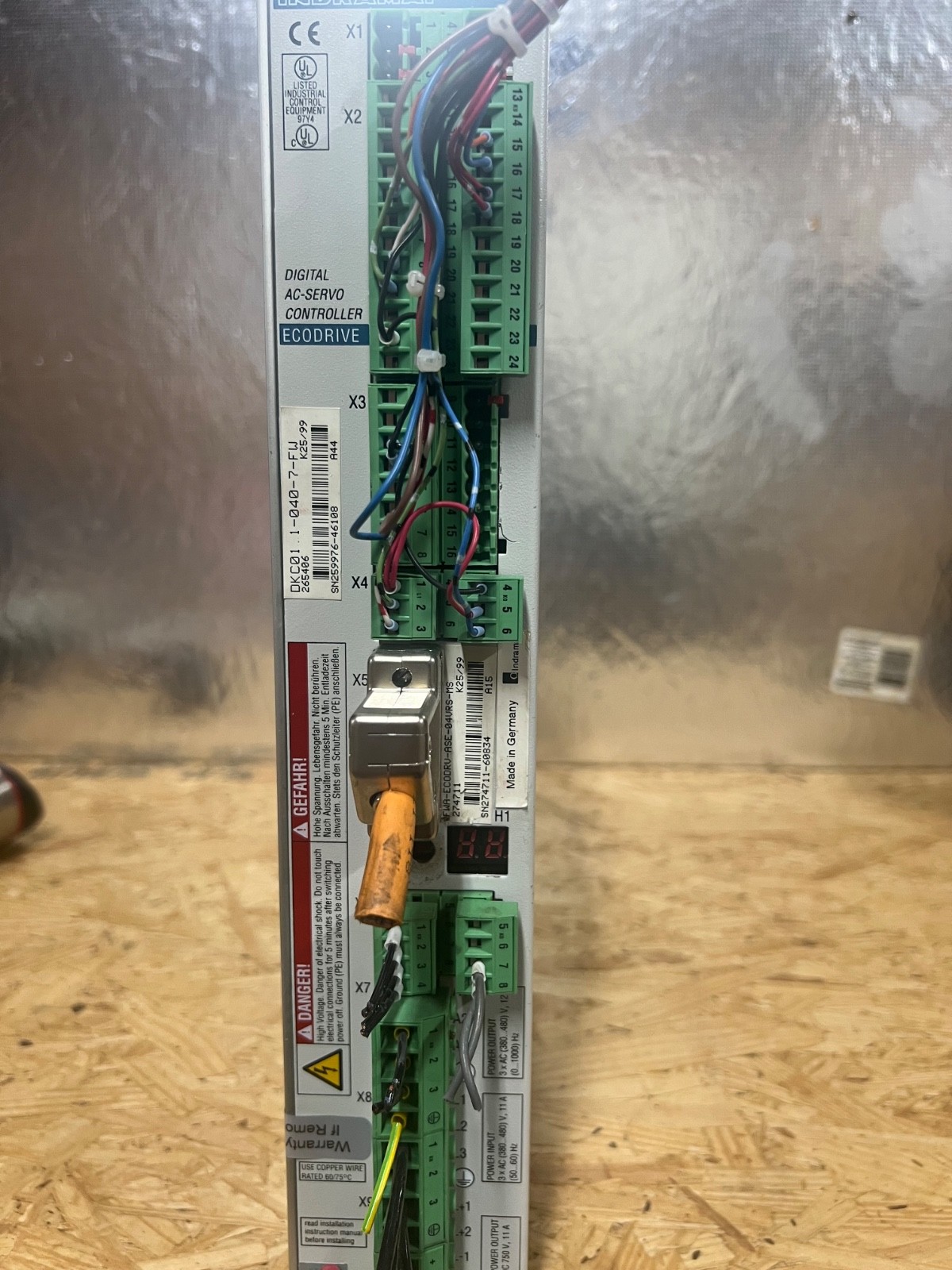 INDRAMAT DKC01.1-040-7-FW DIGITAL AC-SERVO CONTROLLER ECODRIVE