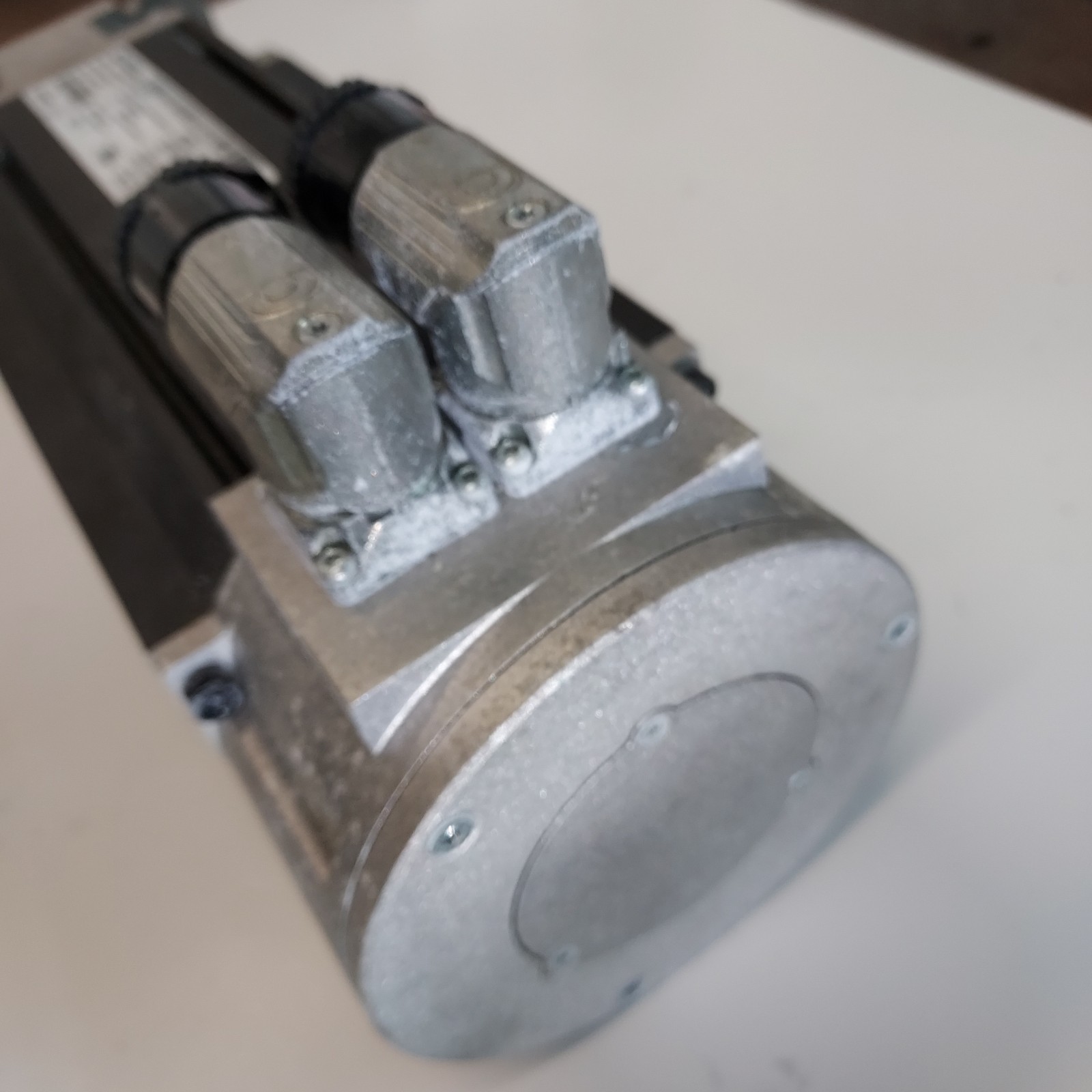 Emerson Control Techniques Unimotor Servo Motor 115E2C300 With Drive & Software