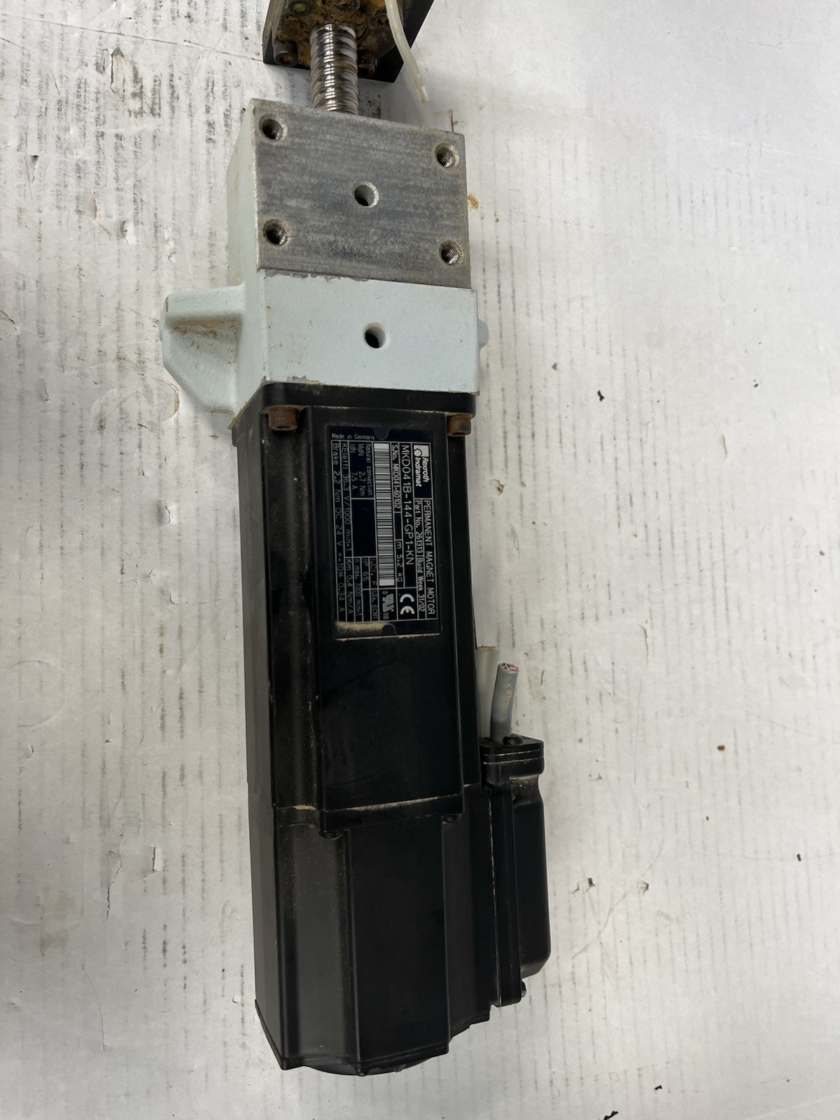 Rexroth Indramat MKD041B-144-GP1-KN Permanent Magnet Motor with ball nut/screw