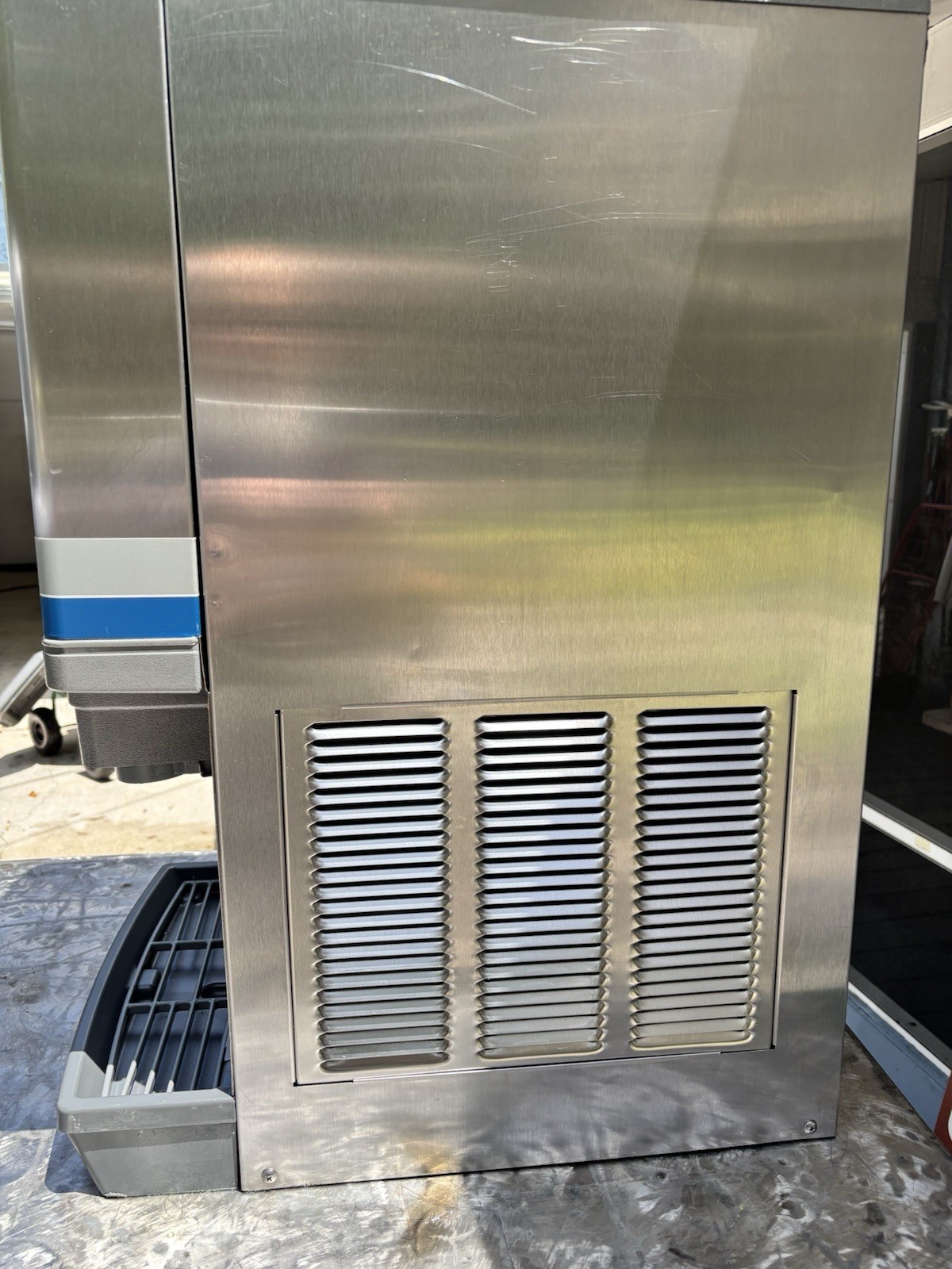 Follett Symphony Ice & Water Dispenser – Model 12C1414 A-S