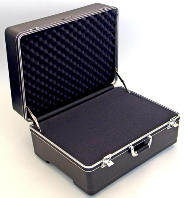 241811H – PLATT LUGGAGE – HEAVY-DUTY POLYETHYLENE CASE WITH WHEELS AND TELESCOPI