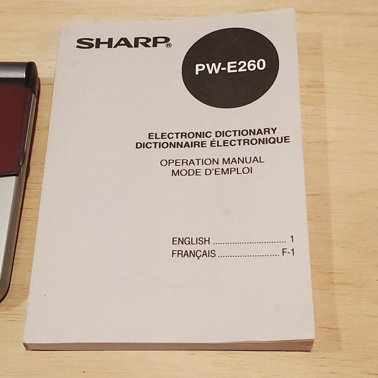 Sharp Electronic Dictionary and Thesaurus French English PWE-260 Good Working