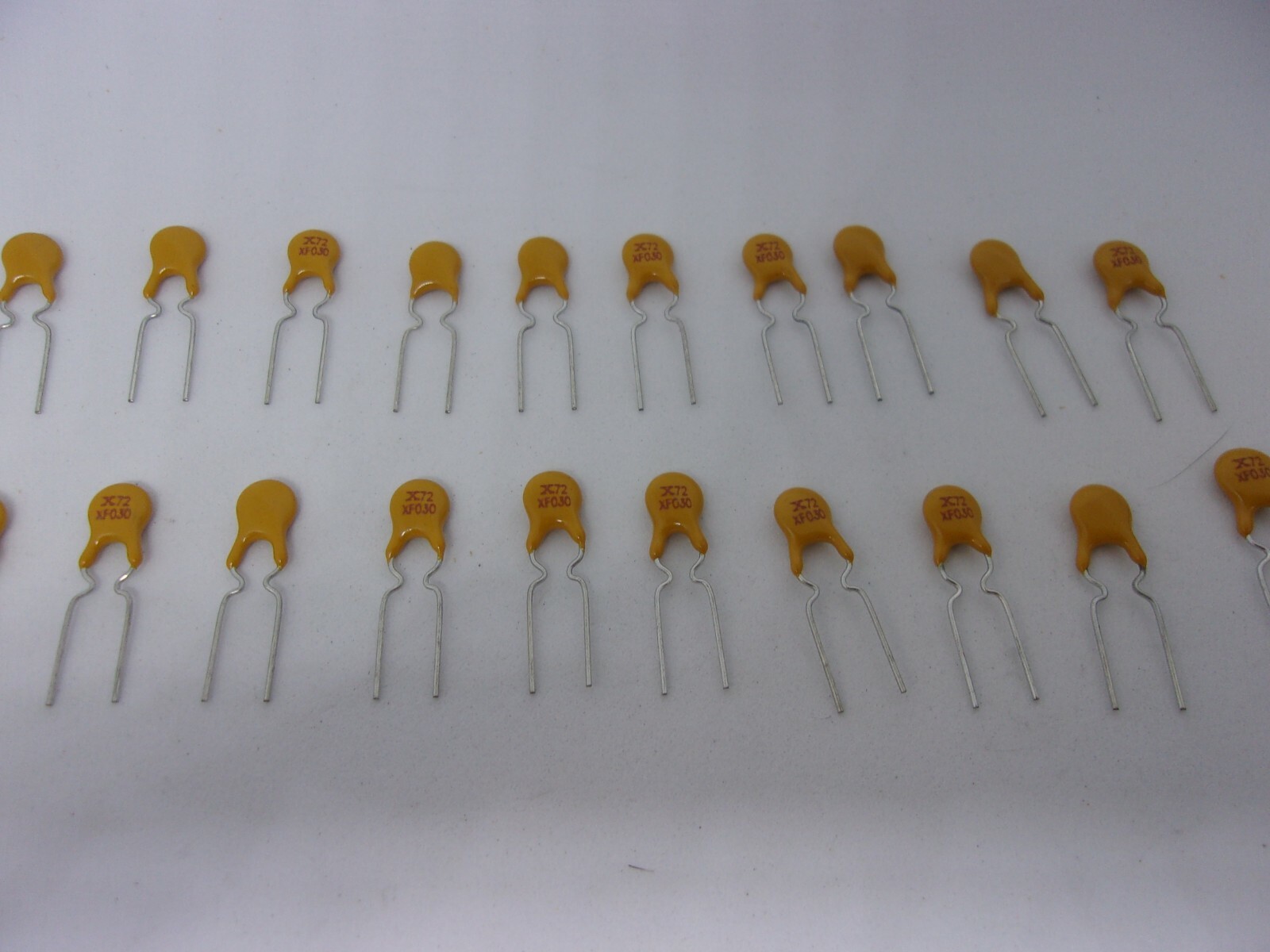 20Pcs Pack Lot RXEF030 72V 0.3A Polymer PPTC Recoverable Fuse X72 XF030 DIP 2Pin