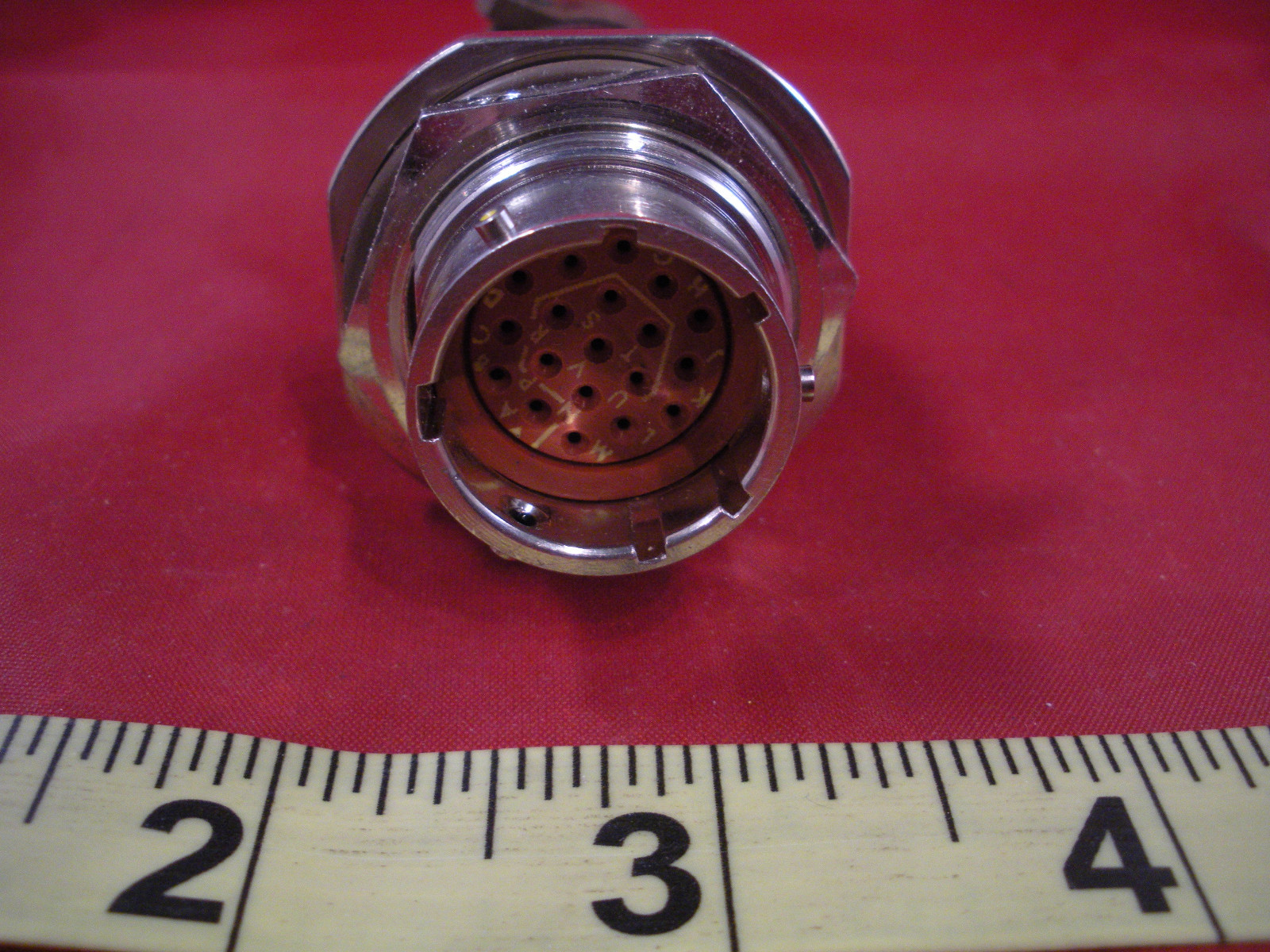 Amphenol 482-13F14-19P4-104 Connector Mil Spec 19 Pin Female 48213F1419P4104 Nnb