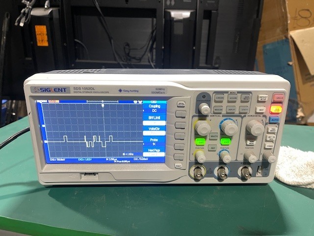 Siglent SDS1052DL 50 MHz Digital Storage Oscilloscope NO CABLES OR PROBES