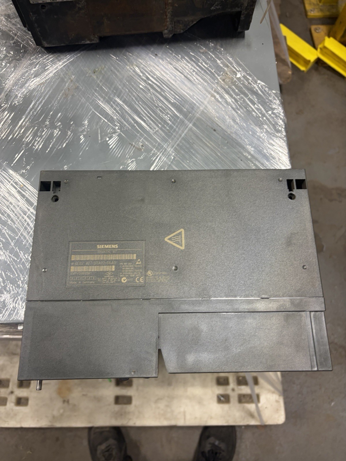 CRACKED Siemens Simatic S7 6ES7 407-0RA02-0AA0 6ES7407-0RA02-0AA0 USED