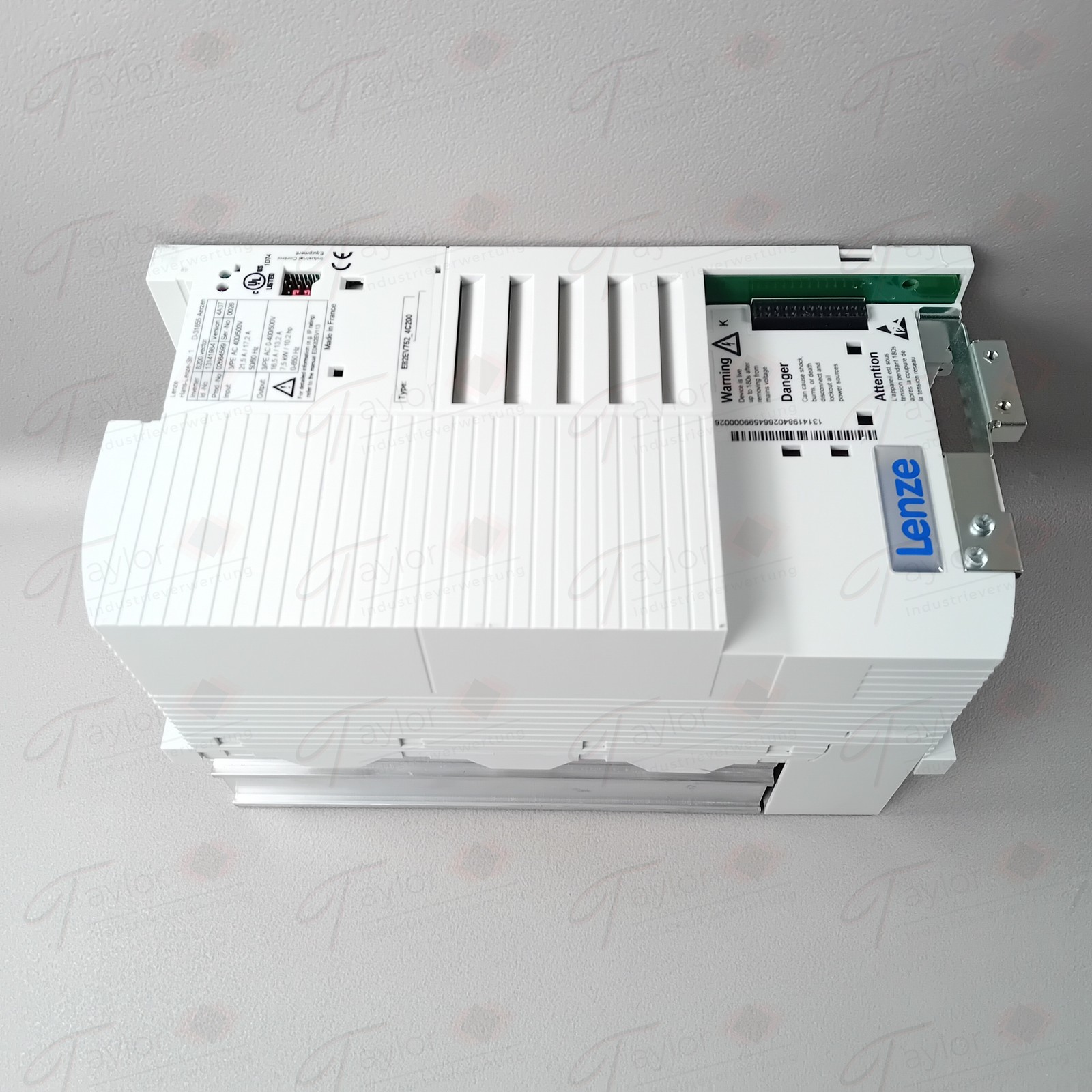 Lenze E82EV752_4C200