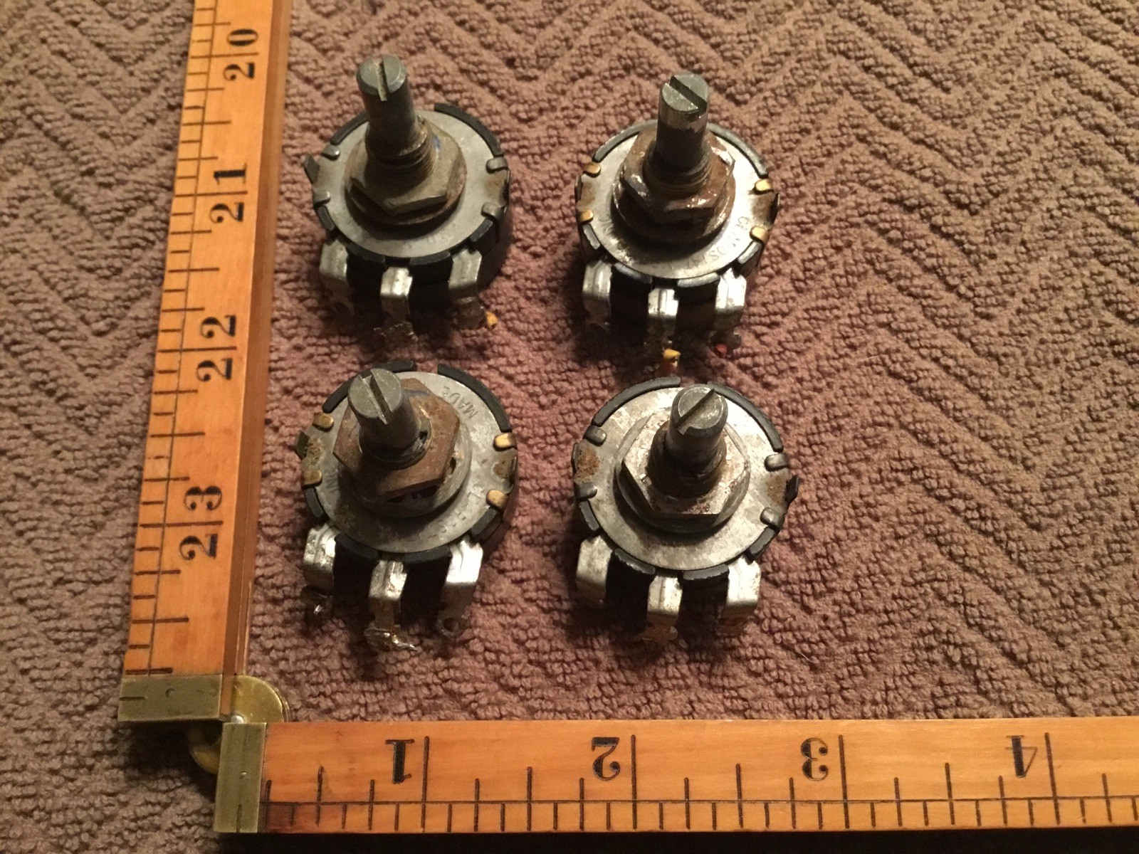 TWO Vintage Clarostat 210-73 500 OHM Potentiometer 1950’s Date 140334, 423, 330