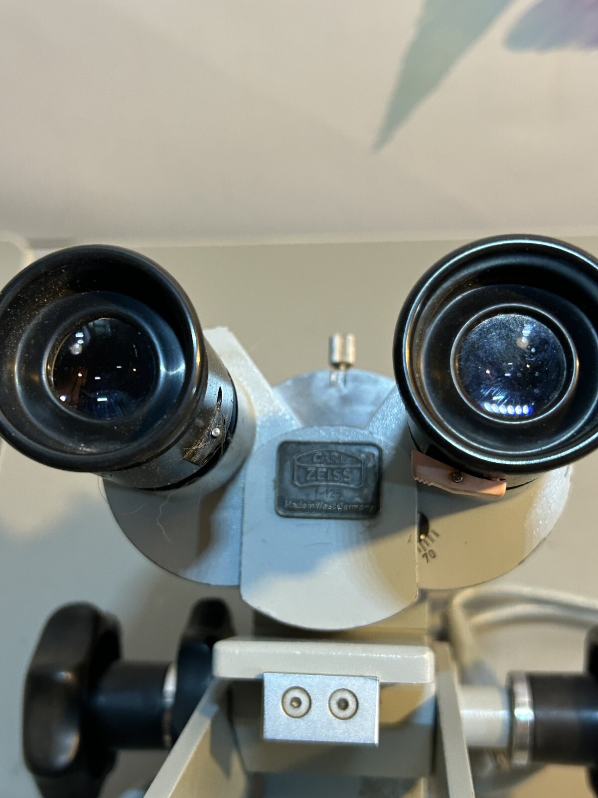 Zeiss OpMi-1 Surgical Microscope with F=125 Binos, Eyepieces and f=400 Lens