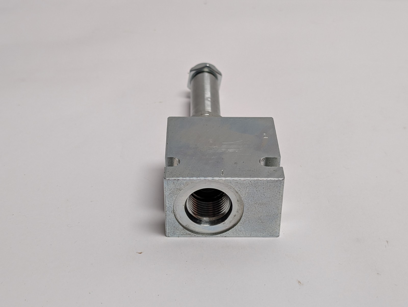 PARKER B10-2-8T DSH101NV Made In Mexico (NEW).