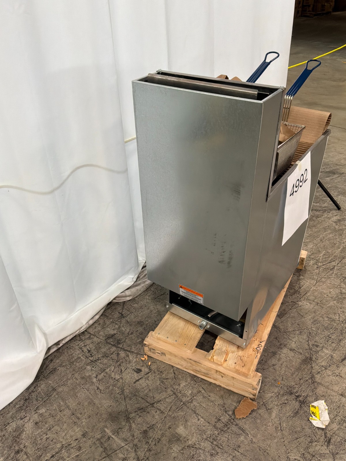 |4992| Pitco 45C+S Gas Fryer – (1) 50 lb Vat, Floor Model, Natural Gas
