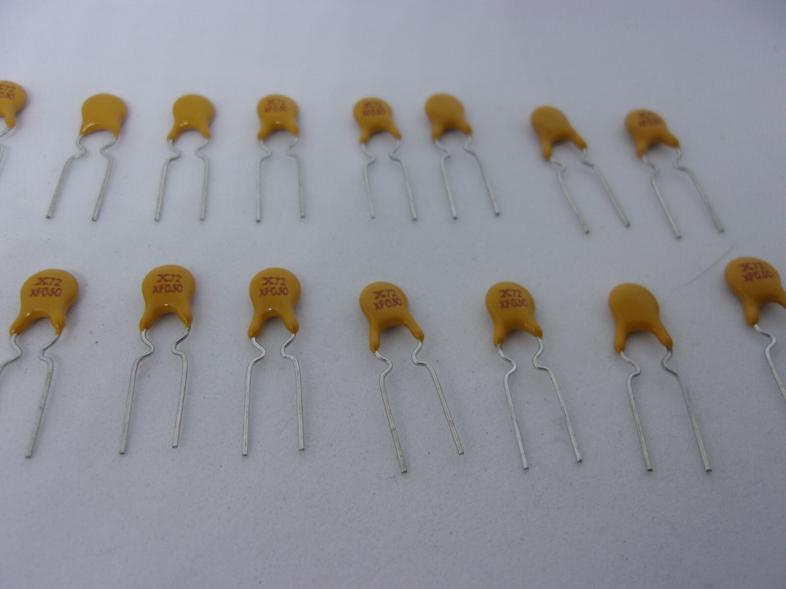 20Pcs Pack Lot RXEF030 72V 0.3A Polymer PPTC Recoverable Fuse X72 XF030 DIP 2Pin