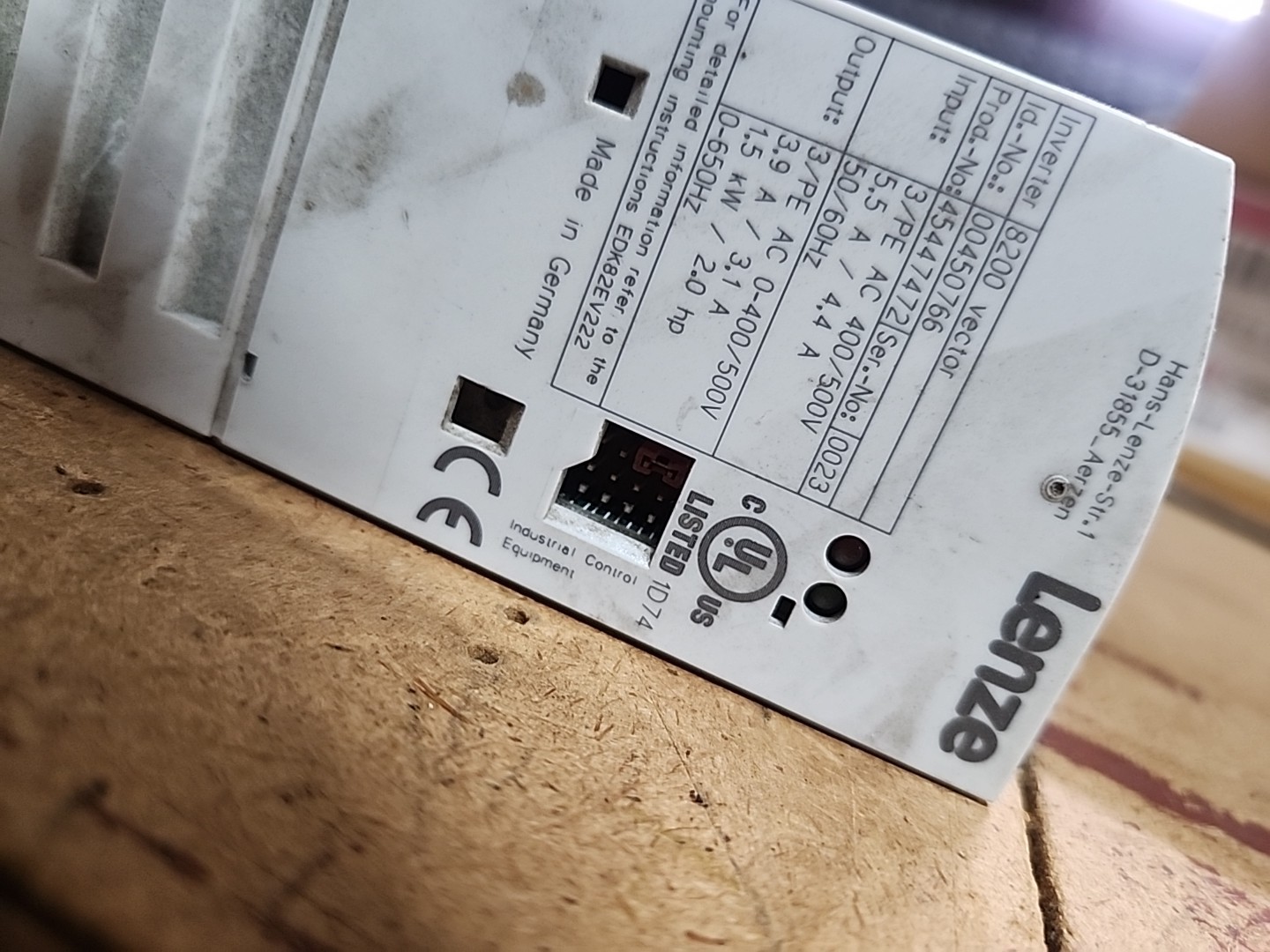 LENZE D-31855 FREQUENCY INVERTER MODULE