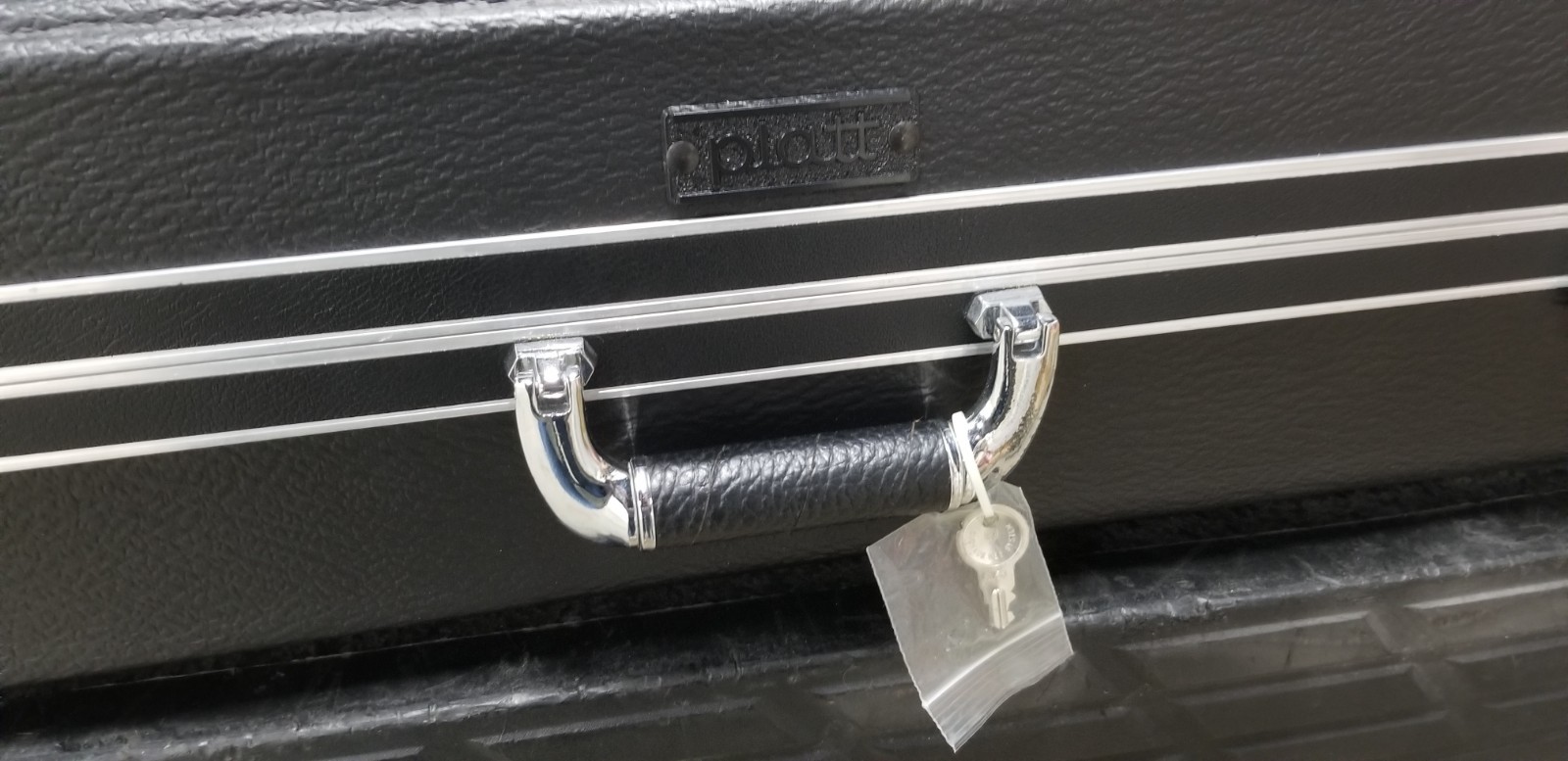 Platt 282007 Heavy Duty Polyethylene Case w/keys I.D. – 27.5″ x 19.5″ x 4″ deep