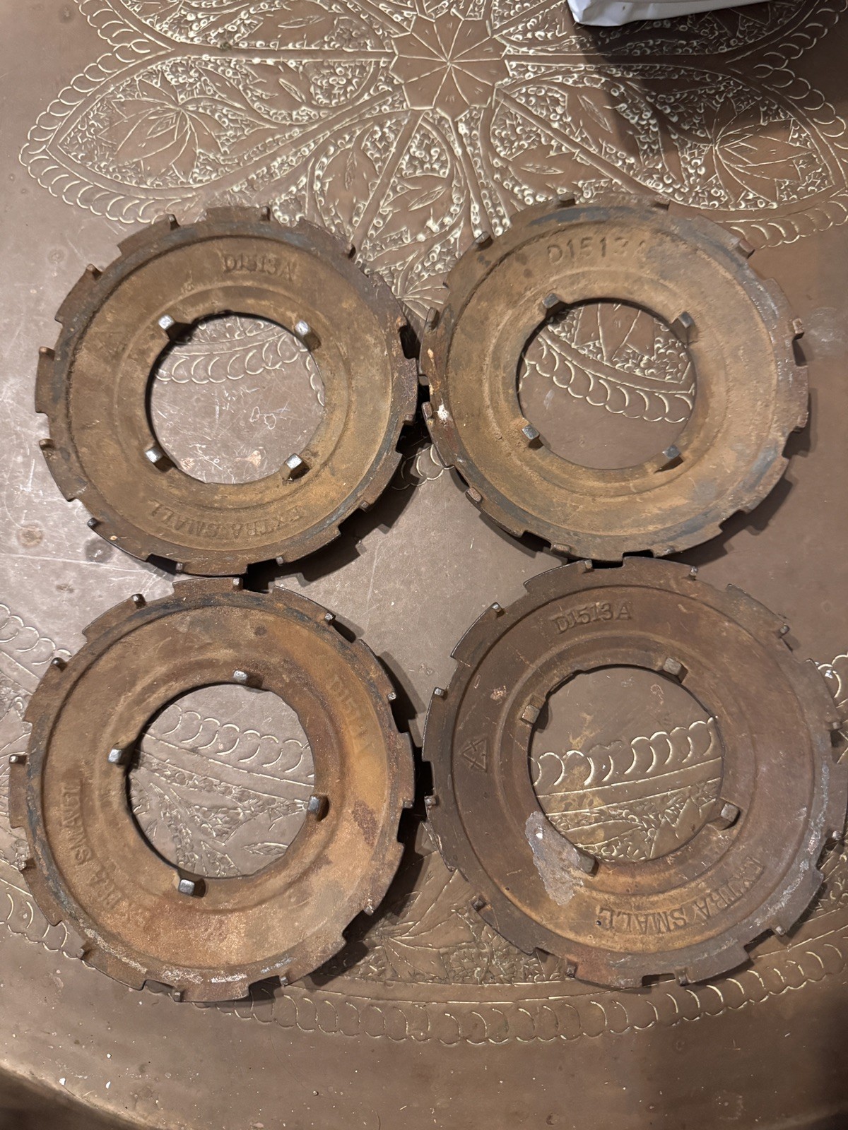 4 – Farm Planter Plates D1513A EXTRA SMALL 12 cell cast iron