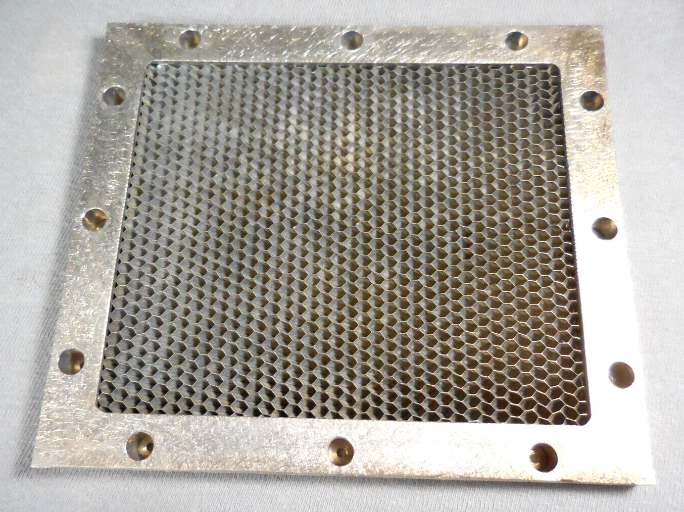 Shielded RFI EMI Vents Aluminum Honeycomb Panel 5″ x 5 3/4″ x 3/8″ MIL Spec