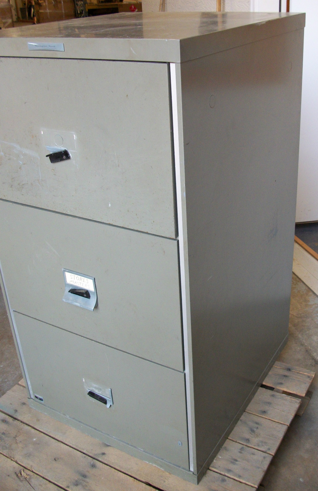 3 DRAWER REMINGTON RAND FIRE PROOF FILE CABINET FIREPROOF RECORDS CITADEL SAFE