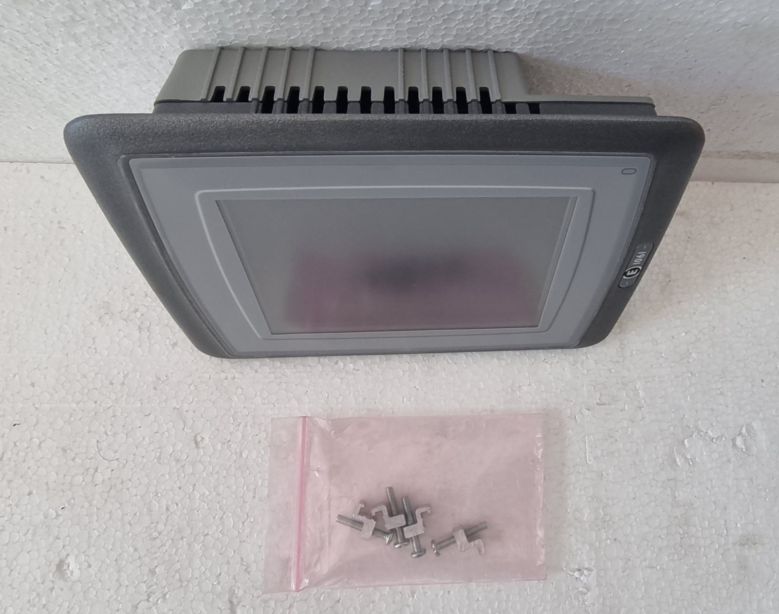 BEIJER ELECTRONICS E1061 TYPE : 07907C 24VDC HMI DISPLAY