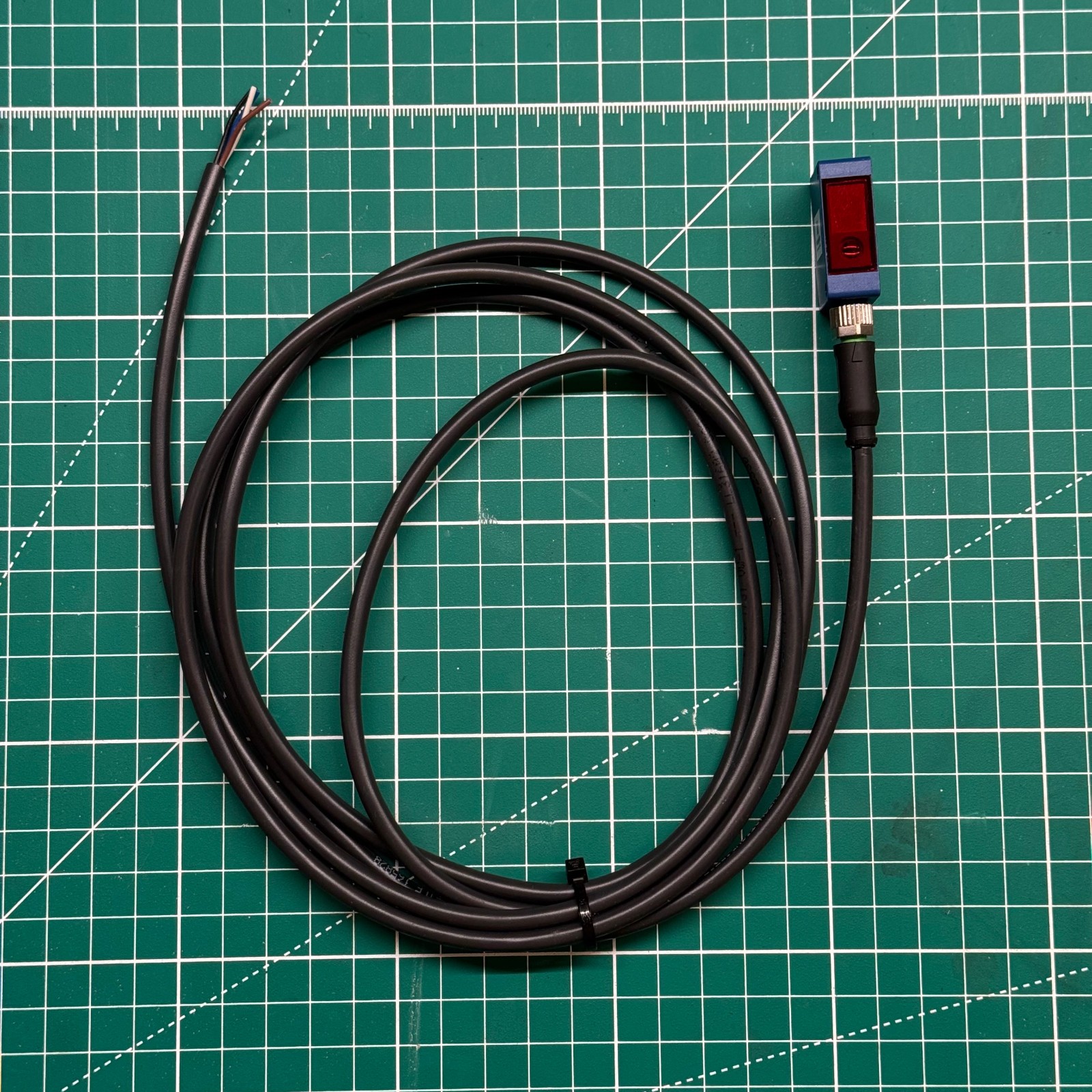 Wenglor OPT2016 Laser-Distance Sensor 0-1m sensing distance, 10-30V