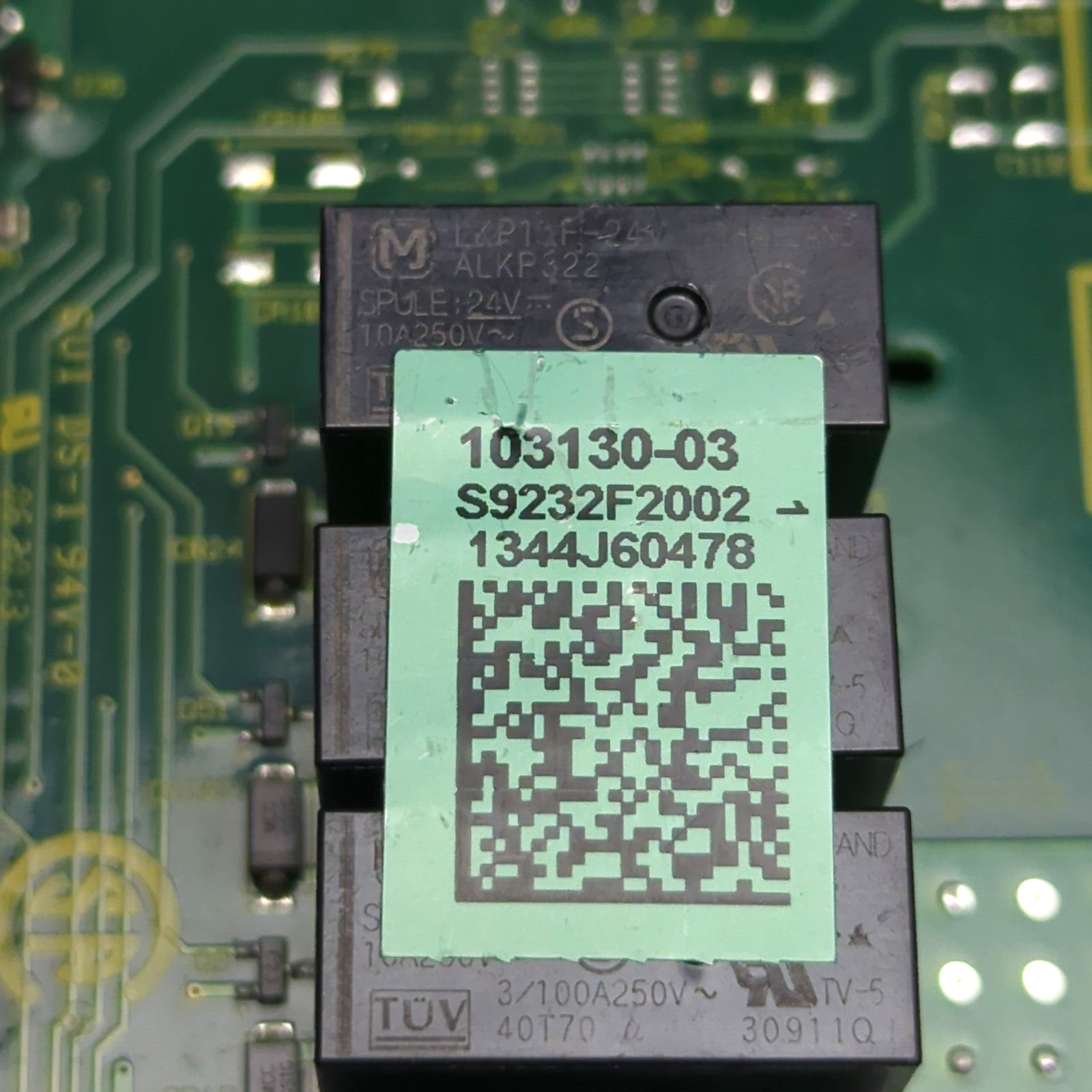 Lennox SureLight Furnace Control Circuit Board S9232F2002 / 103130-01 Through 05