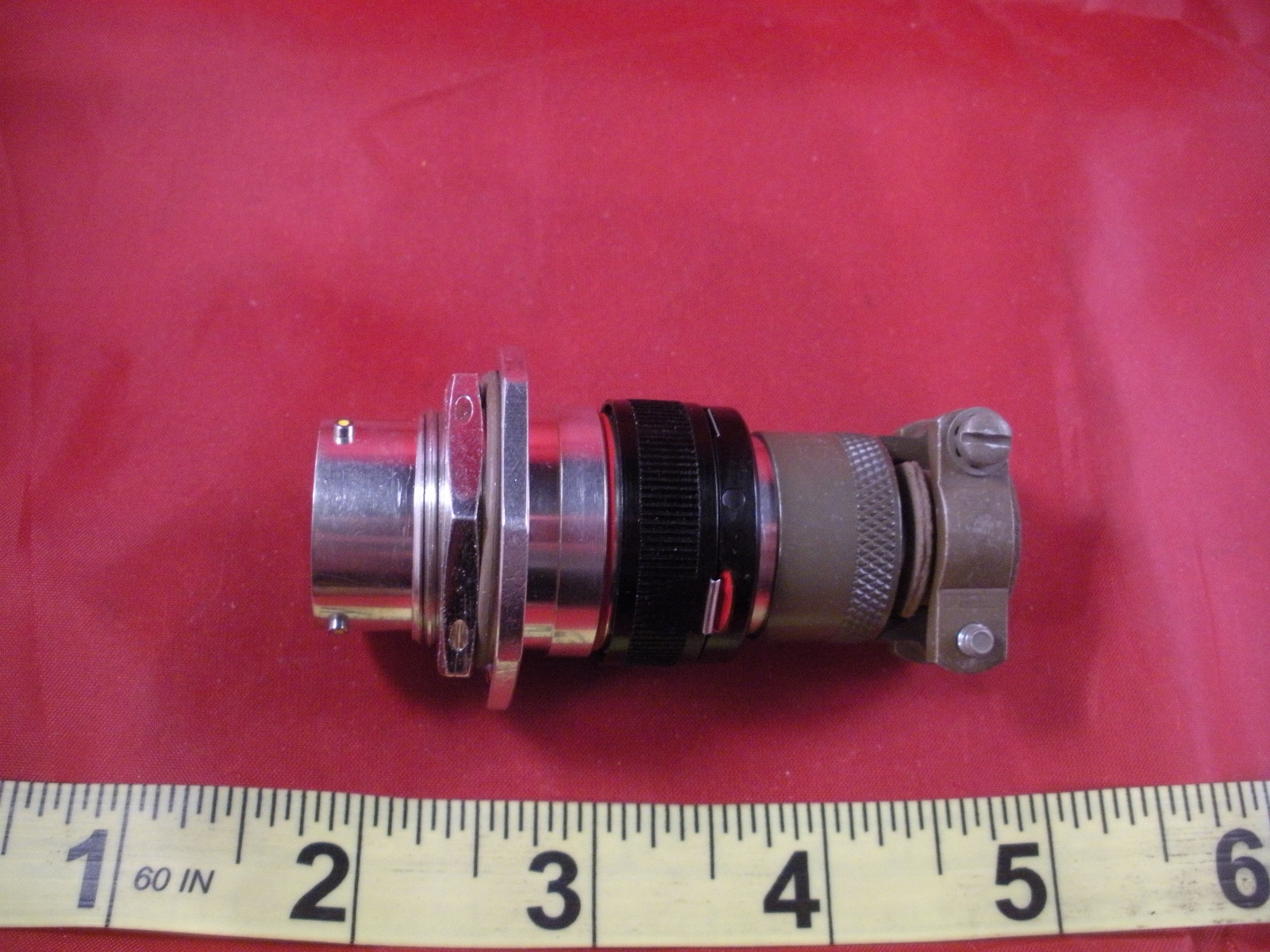 Amphenol 482-13F14-19P4-104 Connector Mil Spec 19 Pin Female 48213F1419P4104 Nnb