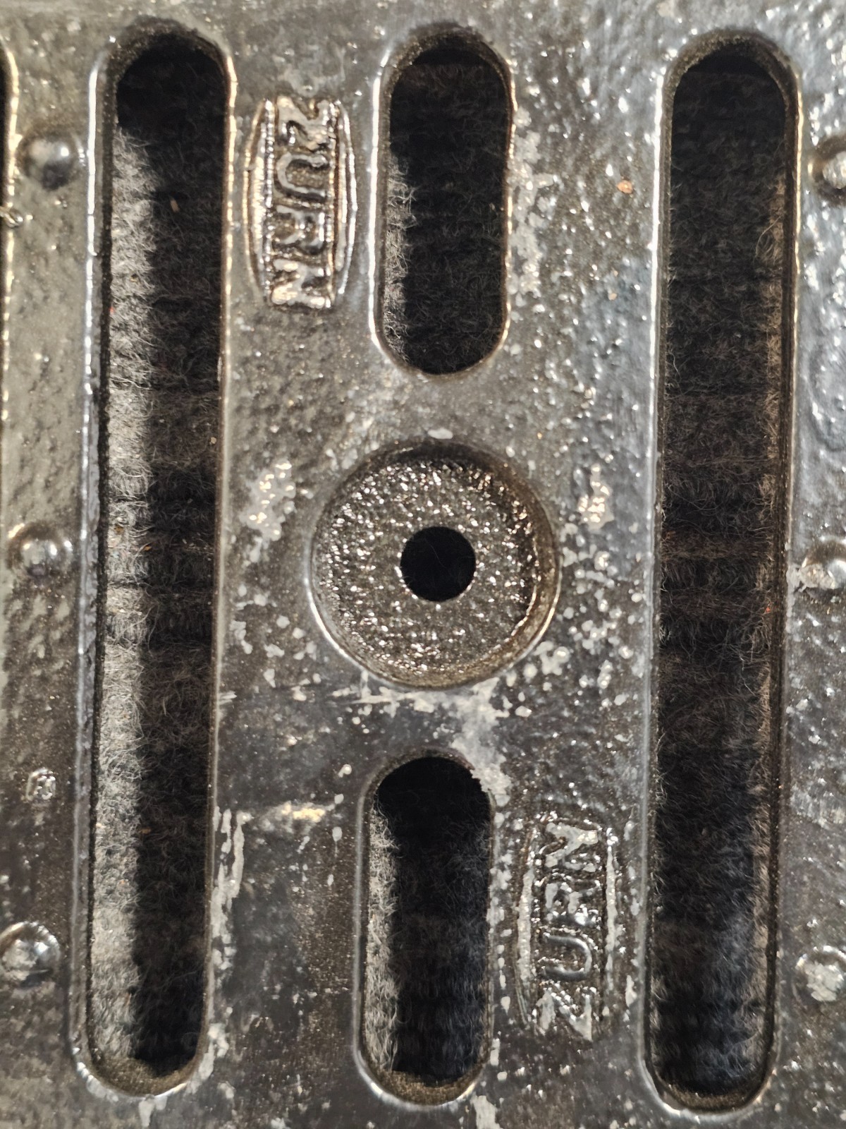 ZURN P6-DGC 5 3/8 in Width 19.5″ Length, Ductile Iron Grate Rectangular Slotted