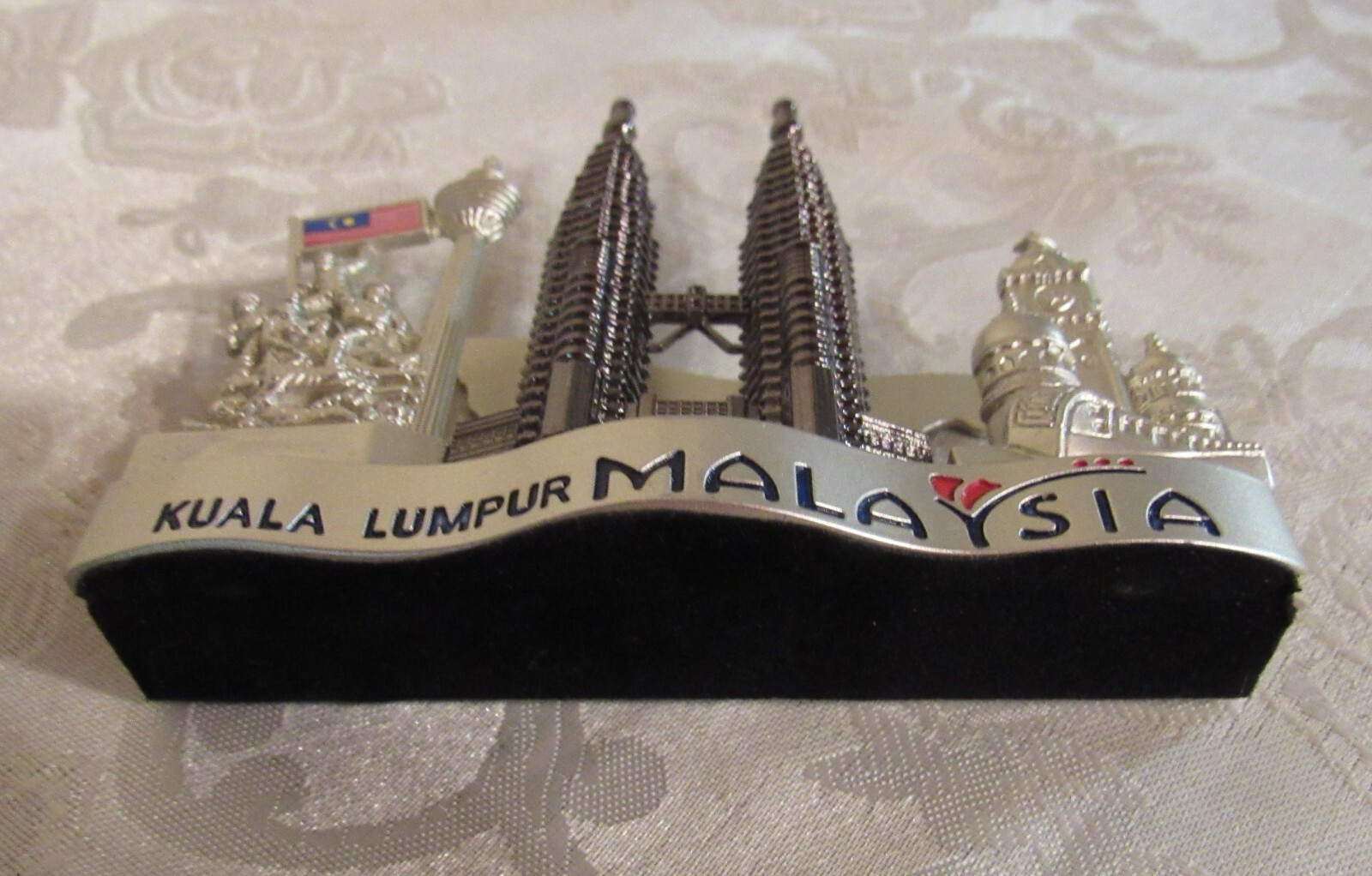Kuala Lumpur Malaysia Business Card Holder * Pertronas Twin Towers * Silver Tone